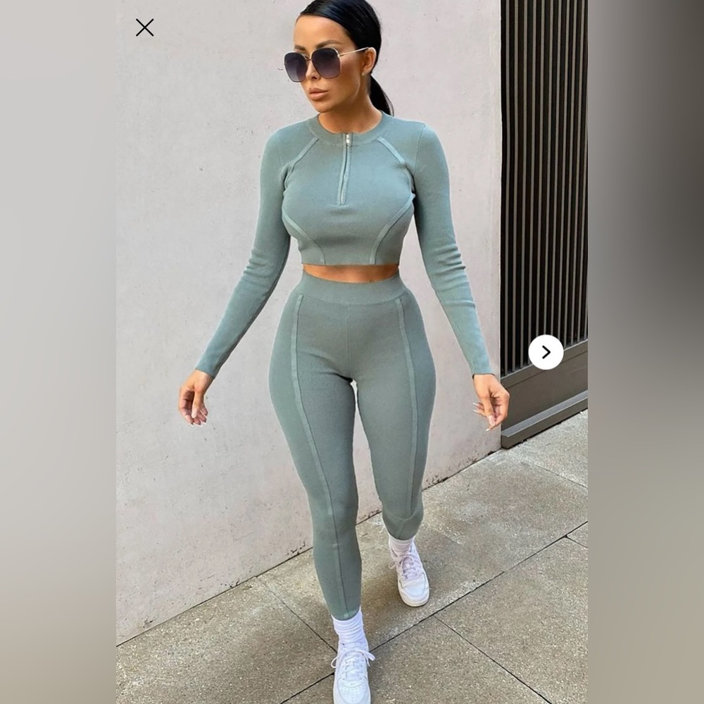 Stylish Green Two-Piece Activewear Set